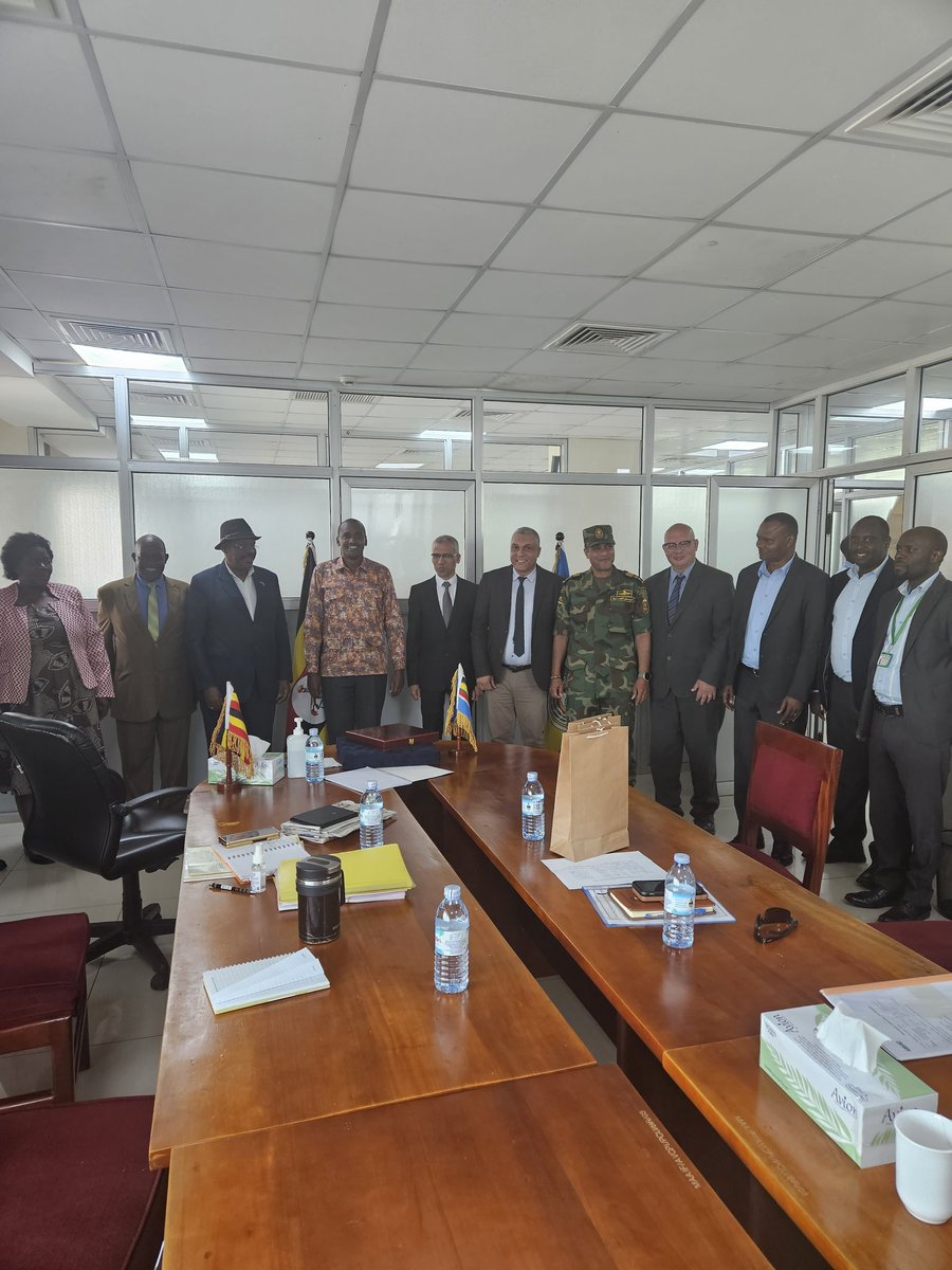 FrankTumwebazek's tweet photo. Held discussions with a team of veterinary scientists frm the Egypt military FMD vaccine manufacturing institue. We agreed on a road map of supplying us vaccines with the first consignment arriving tomorrow. 

I thank @cdfupdf Gen @mkainerugaba for making this partnership work. https://t.co/wRW4p78iMM