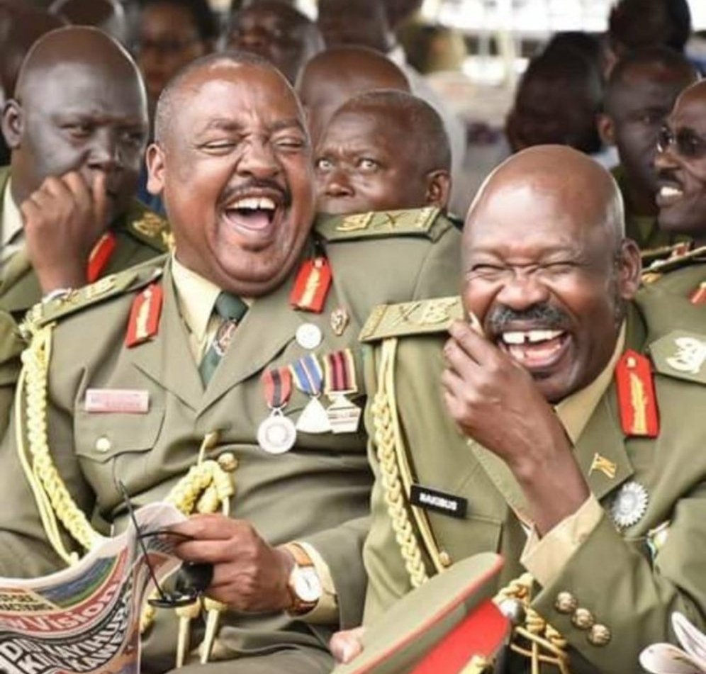 Gasarabwe3's tweet image. La même blague que #Mweso et #Kibilizi😂
Envois la 2em blague petit macaque