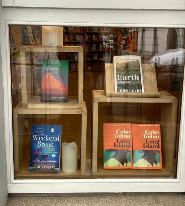 rutholearywrite's tweet photo. Thank you Manor Books Malahide for featuring The Weekend Break in your window! Signed copies inside. Support your local bookshop ๐ #malahide #supportlocalbookshops #SummerReading https://t.co/P3t7nh7rxM