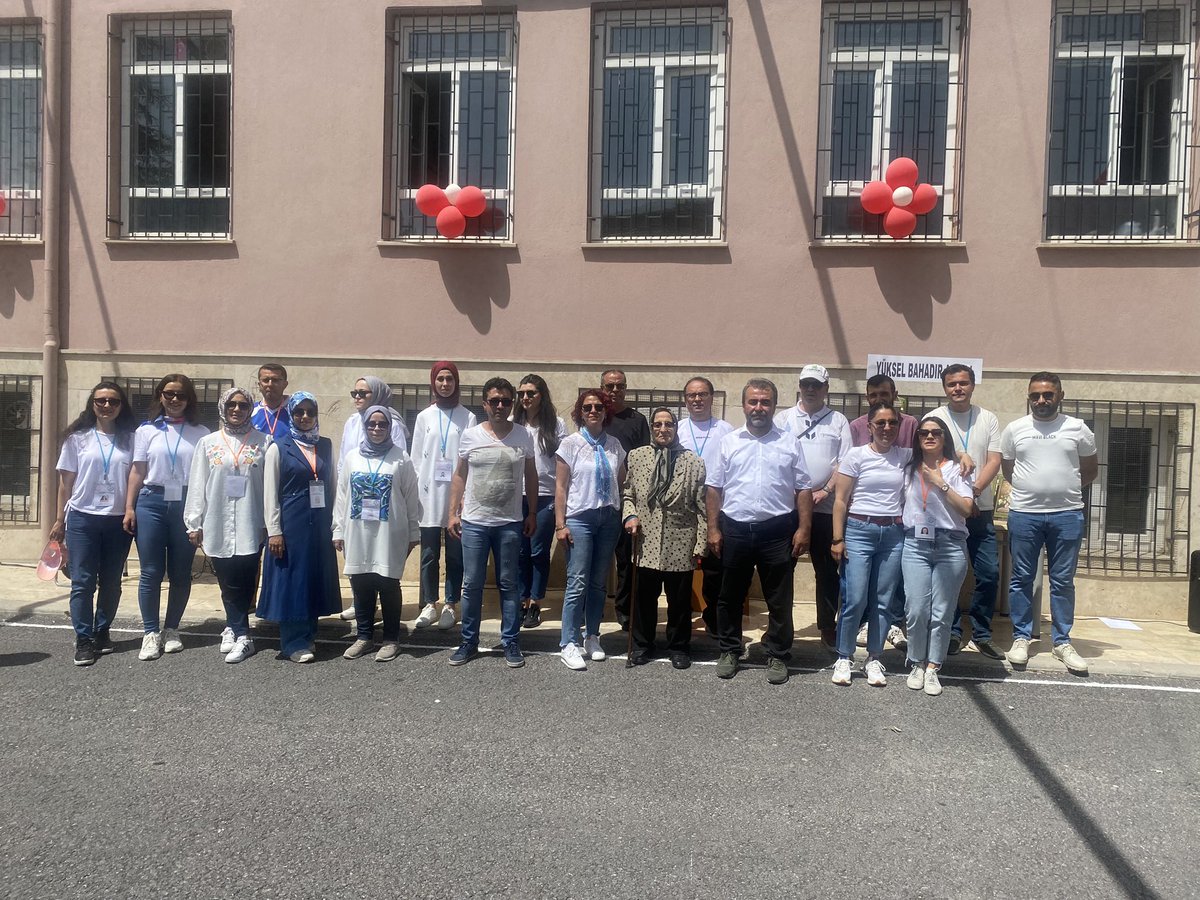 Özel eğitime gönül vermiş başta Yüksel Alaylı Hanımefendi olmak üzere kıymetli hayırseverlerimizin katılımı ile okulumuzun mezuniyet töreni ve bahar şenliğini keyifle gerçekleştirdik.