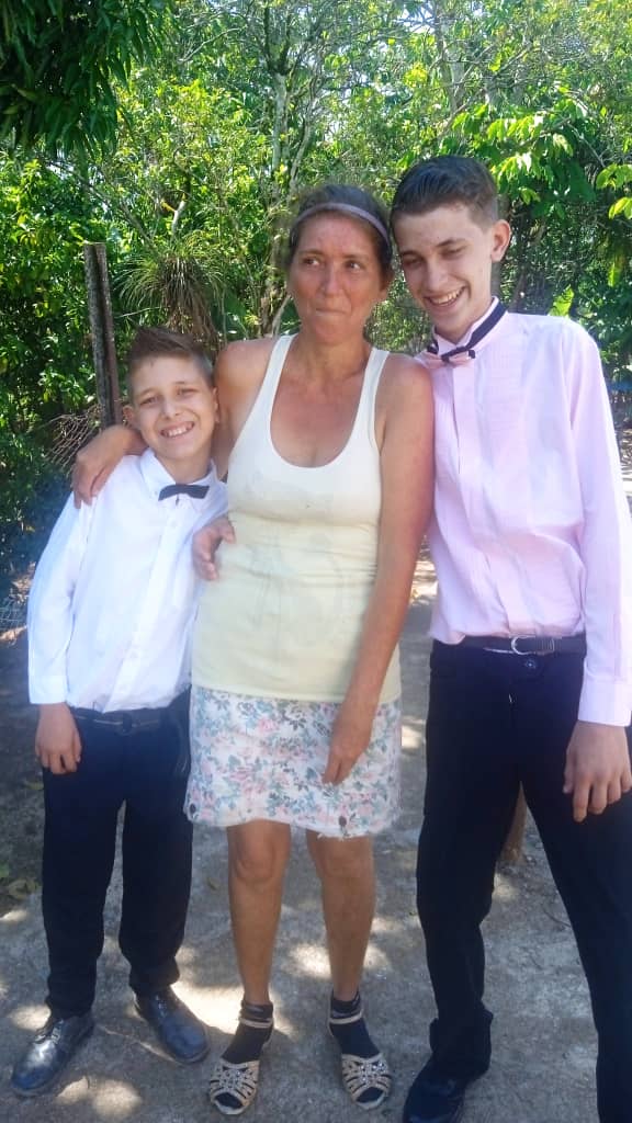 nuestroremedios's tweet photo. 🥳| Yorkis Rodríguez, como todo niño es especial y hacerlo feliz no es tarea difícil. Estas fotos hablan de su felicidad, de sonrisas que acogen un día festivo junto a quienes, desde hace años, han ayudado y lo empujan a convertirse en el adolescente que es hoy. 
#NuestroRemedios https://t.co/sKFlqpQQ2i