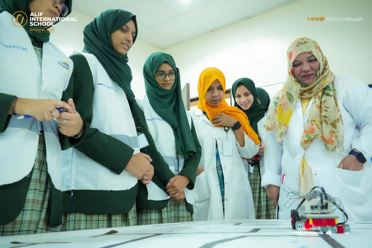 AlifSchoolRiyad's tweet image. Robotic Workshop at Alif International School!
We partnered with the Airbus Foundation and the Little Engineer to host an exciting Robotic Workshop at Alif International School, Riyadh! 🤖✨
#RoboticWorkshop #AlifInternationalSchool #LittleEngineer #AirbusFoundation #STEM