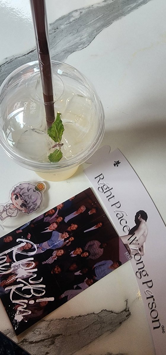jannydoll's tweet photo. Giveaway  at Chibing Chicken and Bingsu  Glasshaus Ratchada

#RightPersonWrongPlace #RM @BTS_twt  #นัมจุน​  #อาร์มี่​  #บังทัน​
#RkiveTHstreams https://t.co/sDdD7SB2xz