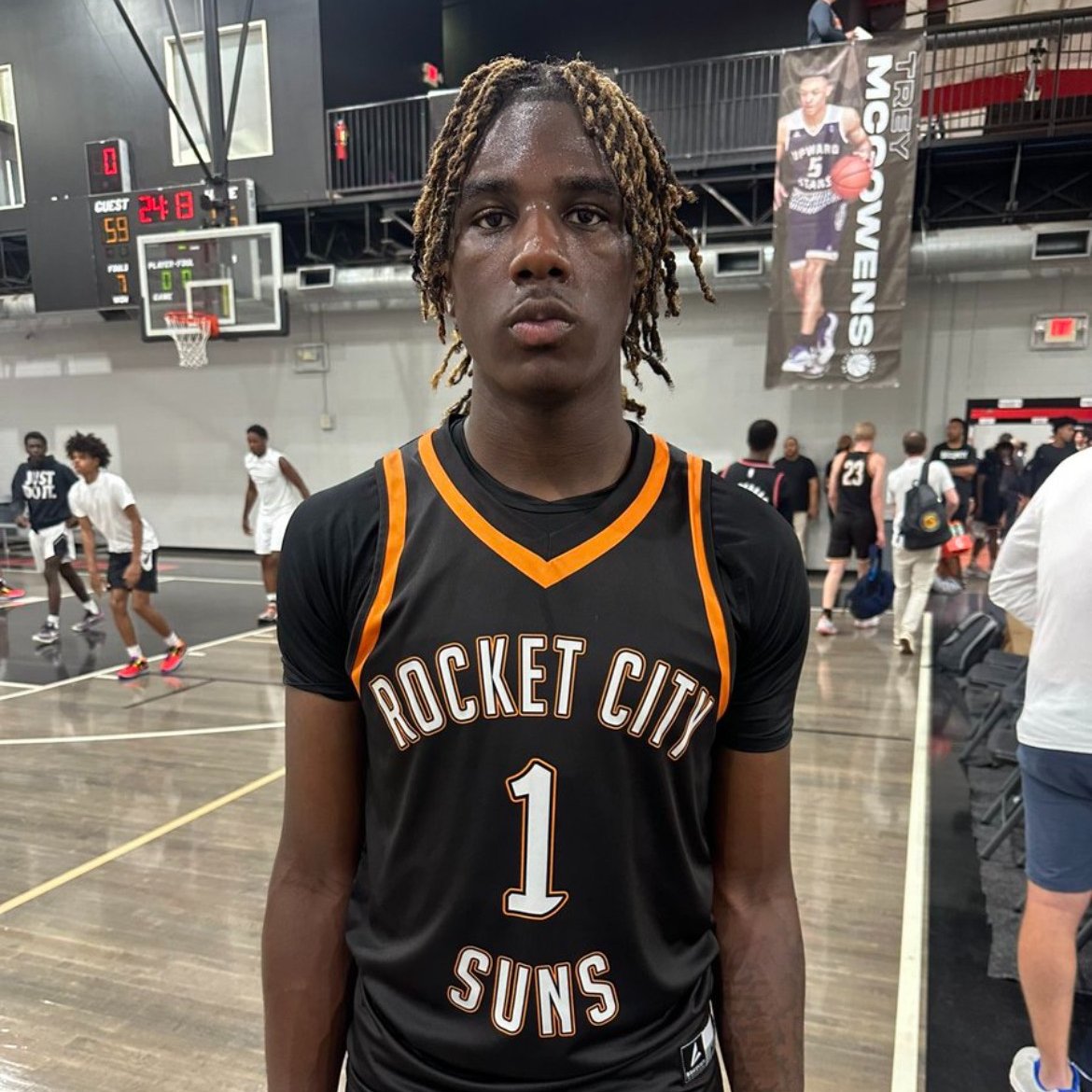 '24 W CC Smith is ready to take the next step in his progression as a basketball prospect. His motor ran at full tilt all weekend at the OTR Sweet 16. With his athleticism, he is ready to make an impact at the collegiate level. @CoachHindsRCS ✍️ ontheradarhoops.com/otr-hoops-swee…