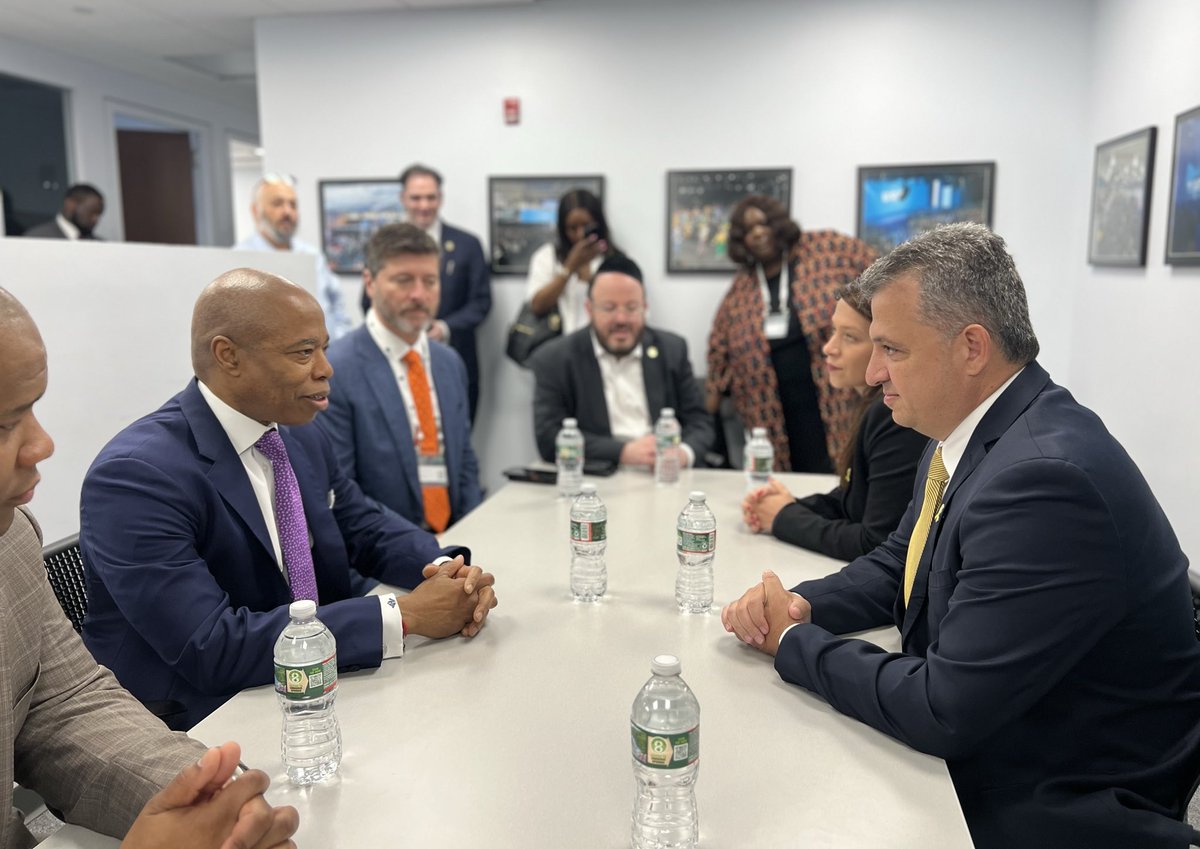 NYCMayor's tweet image. Great to meet Mayor Carmel Shama-Hacohen of Ramat Gan, Israel this morning and talk technology, sustainability, and transportation. 
 
Mayors know how to #GetStuffDone.