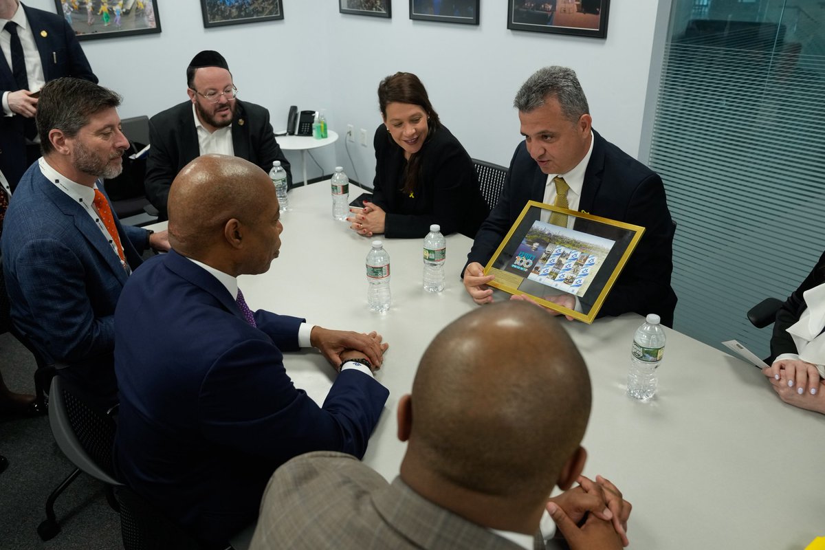 NYCMayor's tweet image. Great to meet Mayor Carmel Shama-Hacohen of Ramat Gan, Israel this morning and talk technology, sustainability, and transportation. 
 
Mayors know how to #GetStuffDone.