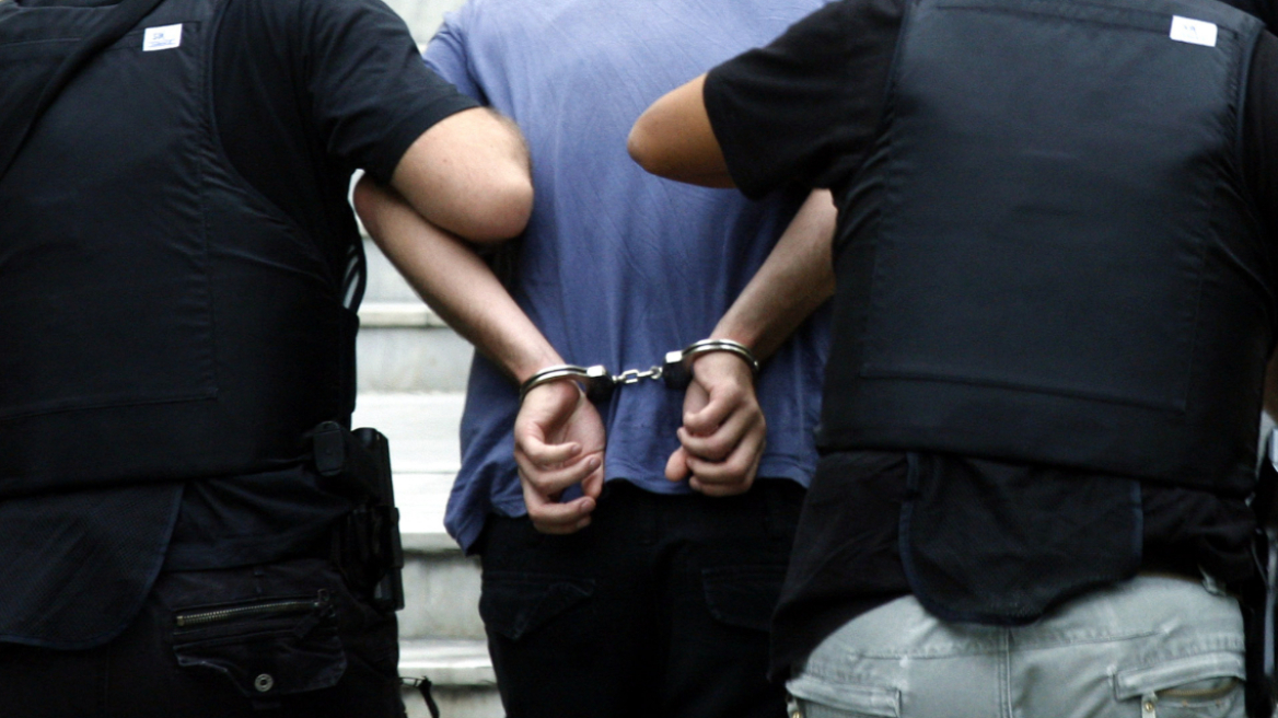 Δύο συλλήψεις για κατοχή κάνναβης στην Κορινθία dlvr.it/T7FBJ2