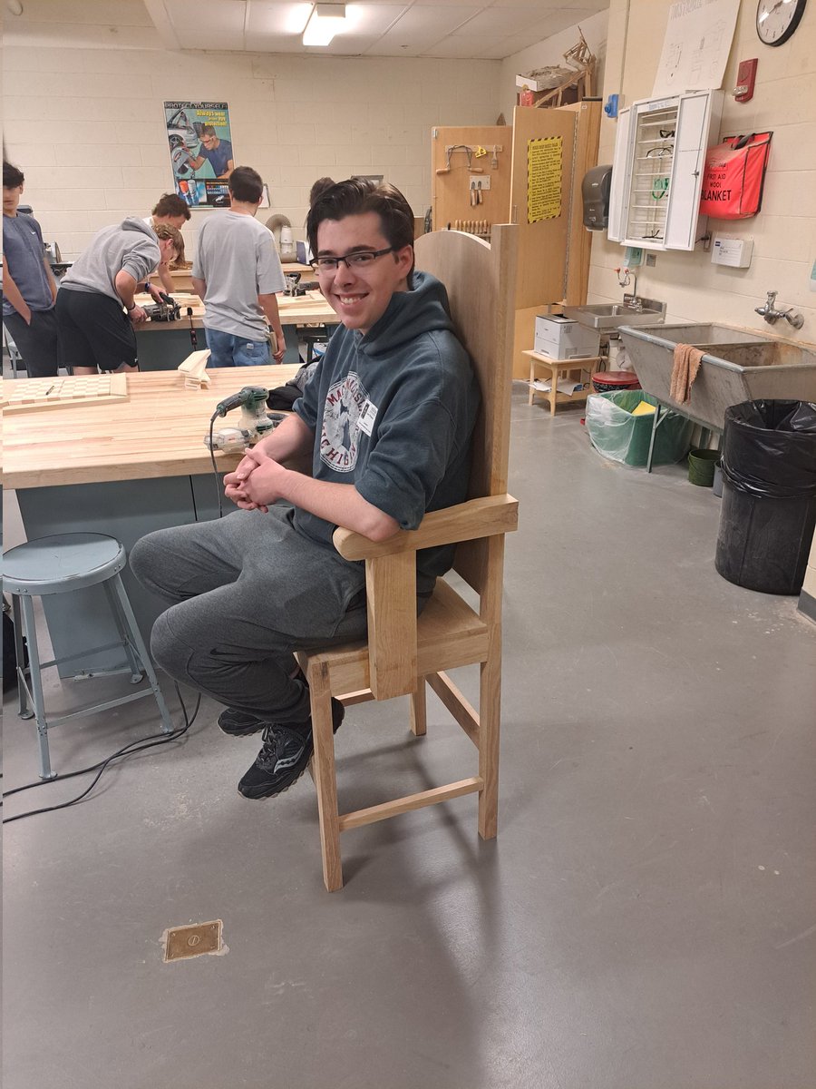 BrianCardarella's tweet photo. This senior came back after graduation to complete his grand chair! https://t.co/qwDKpfg5u0