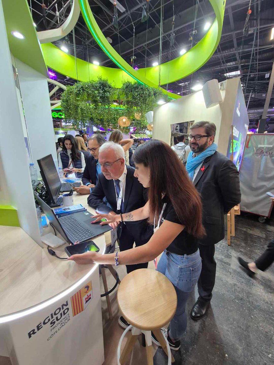 TidyUp Technologies (@tidyup_tech) on Twitter photo Événement I <a href="/VivaTech/">Viva Technology</a> 💫
Un plaisir de recevoir <a href="/JeanLeonetti/">Jean Leonetti</a>, Maire Ville d'Antibes Juan-les-Pins, President de la Communauté d'agglomaeration de Sophia Antipolis 🙏🏻
L’occasion de présenter #TidyUp pour les #collectivités aussi ! 🚀 Événement I <a href="/VivaTech/">Viva Technology</a> 💫
Un plaisir de recevoir <a href="/JeanLeonetti/">Jean Leonetti</a>, Maire Ville d'Antibes Juan-les-Pins, President de la Communauté d'agglomaeration de Sophia Antipolis 🙏🏻
L’occasion de présenter #TidyUp pour les #collectivités aussi ! 🚀