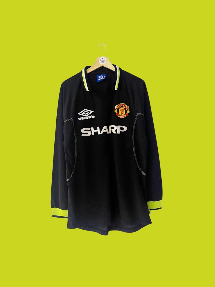 🔥 JUST DROPPED 🔥

1998/99 @manchesterunited long sleeve third shirt by @umbro - size medium 👌

#newin #just #dropped #football #shirt #footballshirt #prem #premierleague #manchester #united #manutd #classic #90s #vintage #retro #throwback #oldschool #forsale #website #greatest