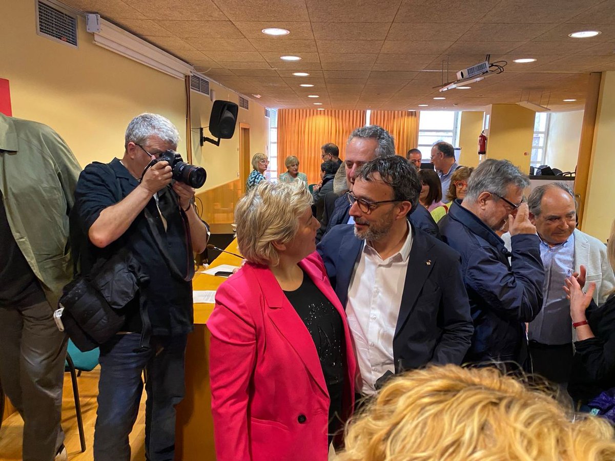 JuntsxStAndreu's tweet image. Avui la nostra estimada Margarita, cor i història de @JuntsxStAndreu, ha estat present a la concentració de suport als encausats del #TsunamiDemocràtic, junt amb mil·lers de persones de la societat civil de Catalunya. Prou de criminalitzar l&apos;independentisme !