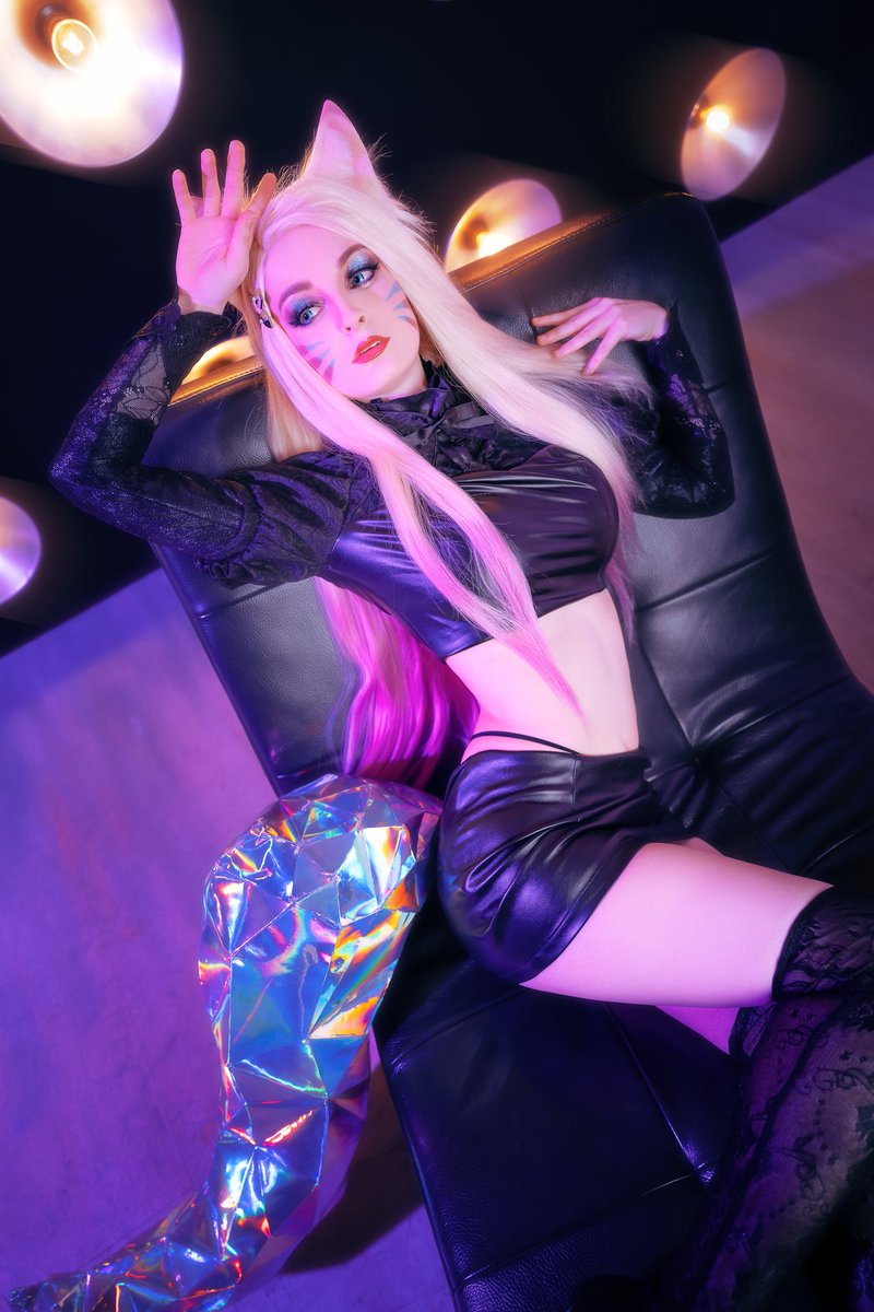 LenaCosplay's tweet photo. Who is THE BADDEST here? 😈
#ahri #Cosplay #KDA_Ahri https://t.co/2heHM8Femx
