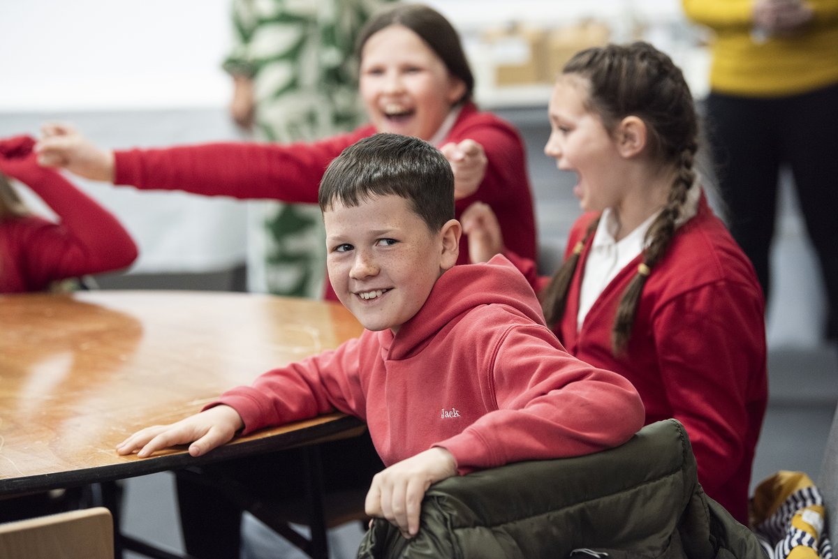 Prifysgol De Cymru tweet media