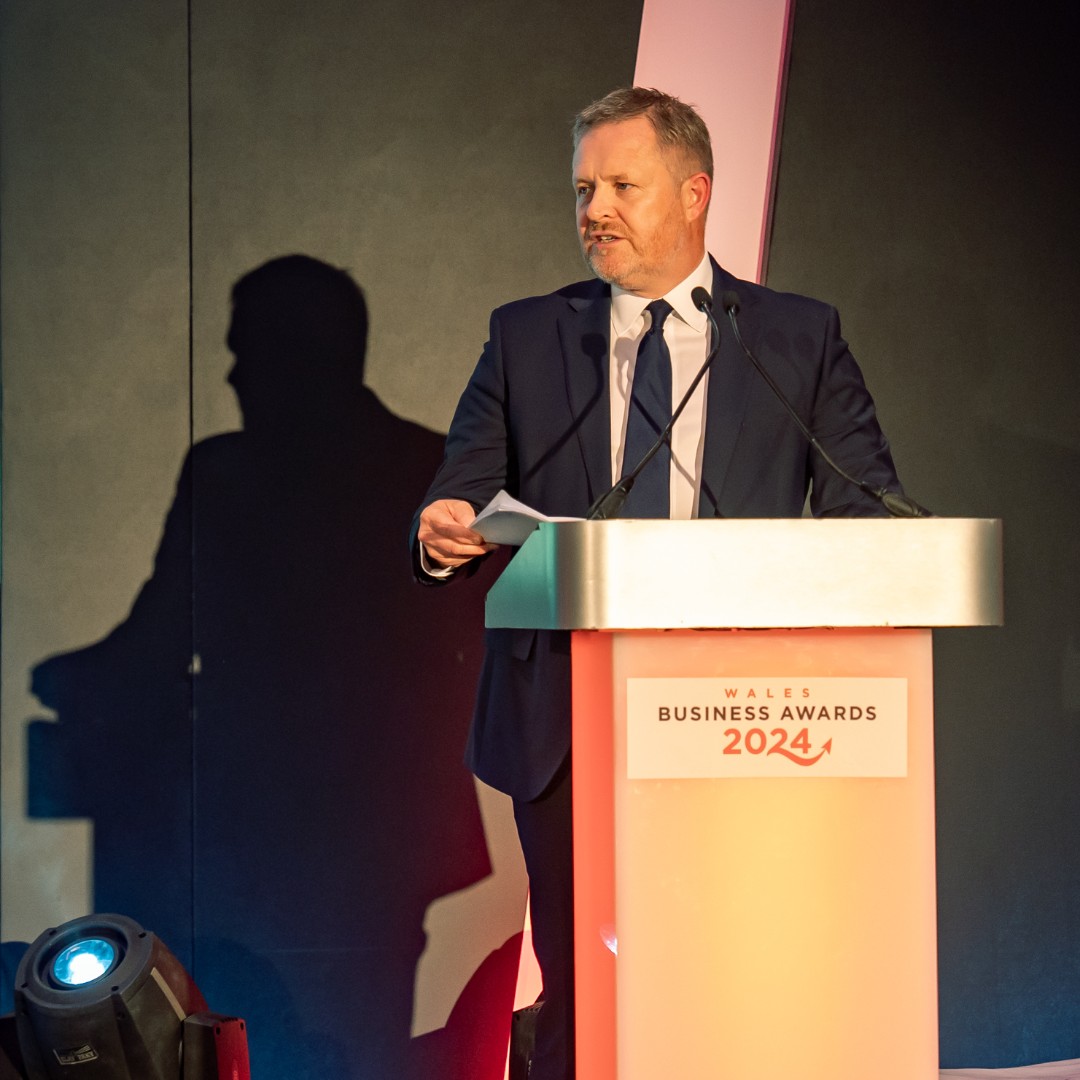 It was a pleasure to welcome @Jeremy_Miles, minister for the economy, energy and welsh language, to speak at the Wales Business Awards last Thursday. Thank you for presenting our new SME Exporter of the Year award! #WBA2024