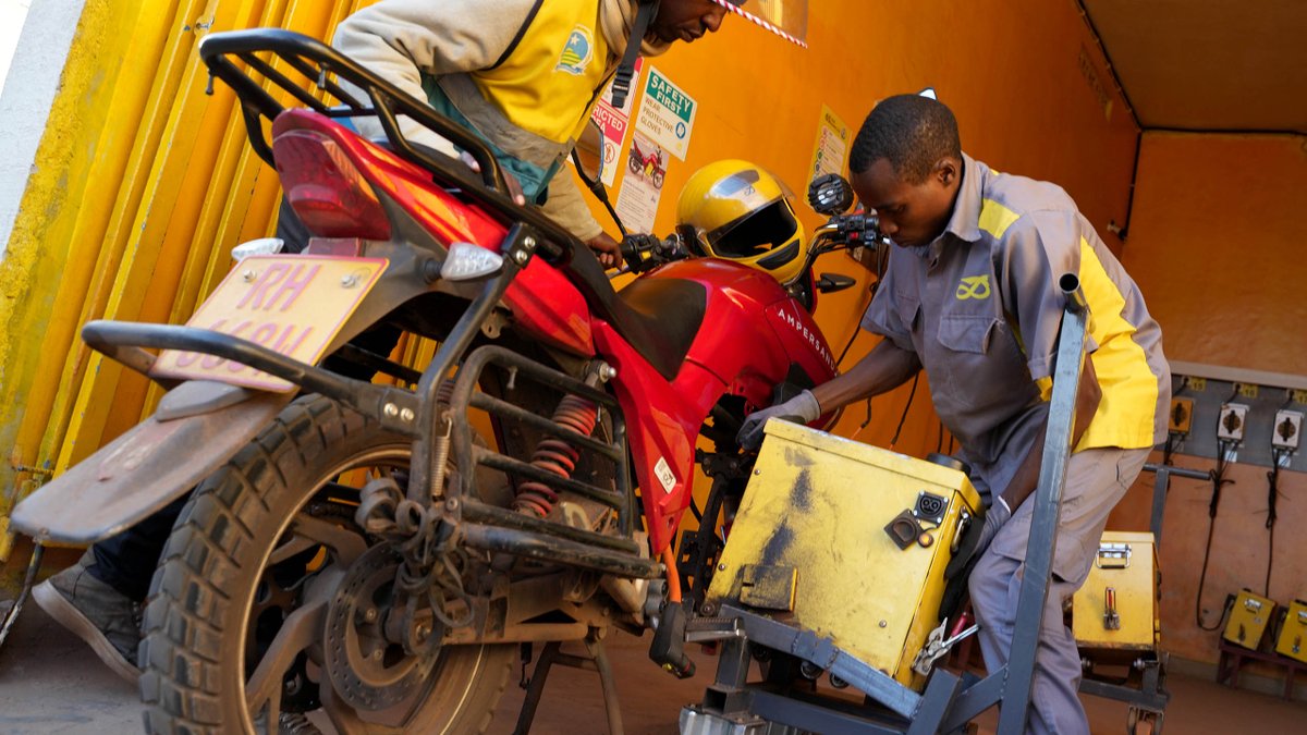 🌱🛵 In East Africa, where 100 million people a day use motorbike taxi, the switch to electric could be transformative. Read the story about Ampersand – Africa’s first electric vehicle and EV energy company here: wrld.bg/eCii50RQwRo #ACF2024