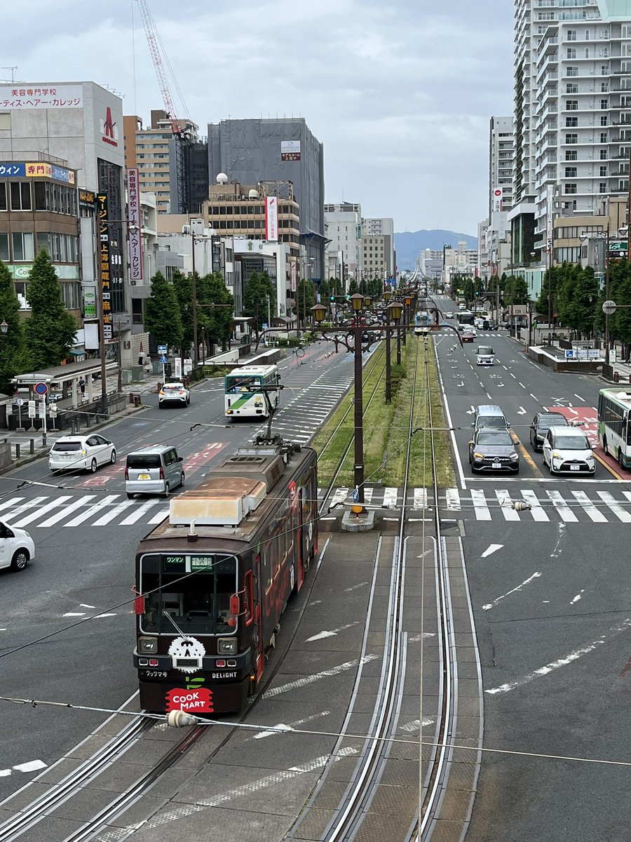 豊橋駅前です