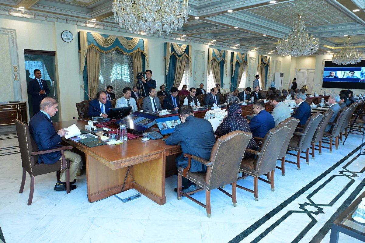 GovtofPakistan's tweet photo. Prime Minister Muhammad Shehbaz Sharif chairs a meeting on Information Technology Parks, today in Islamabad. https://t.co/ChTz9cEer6