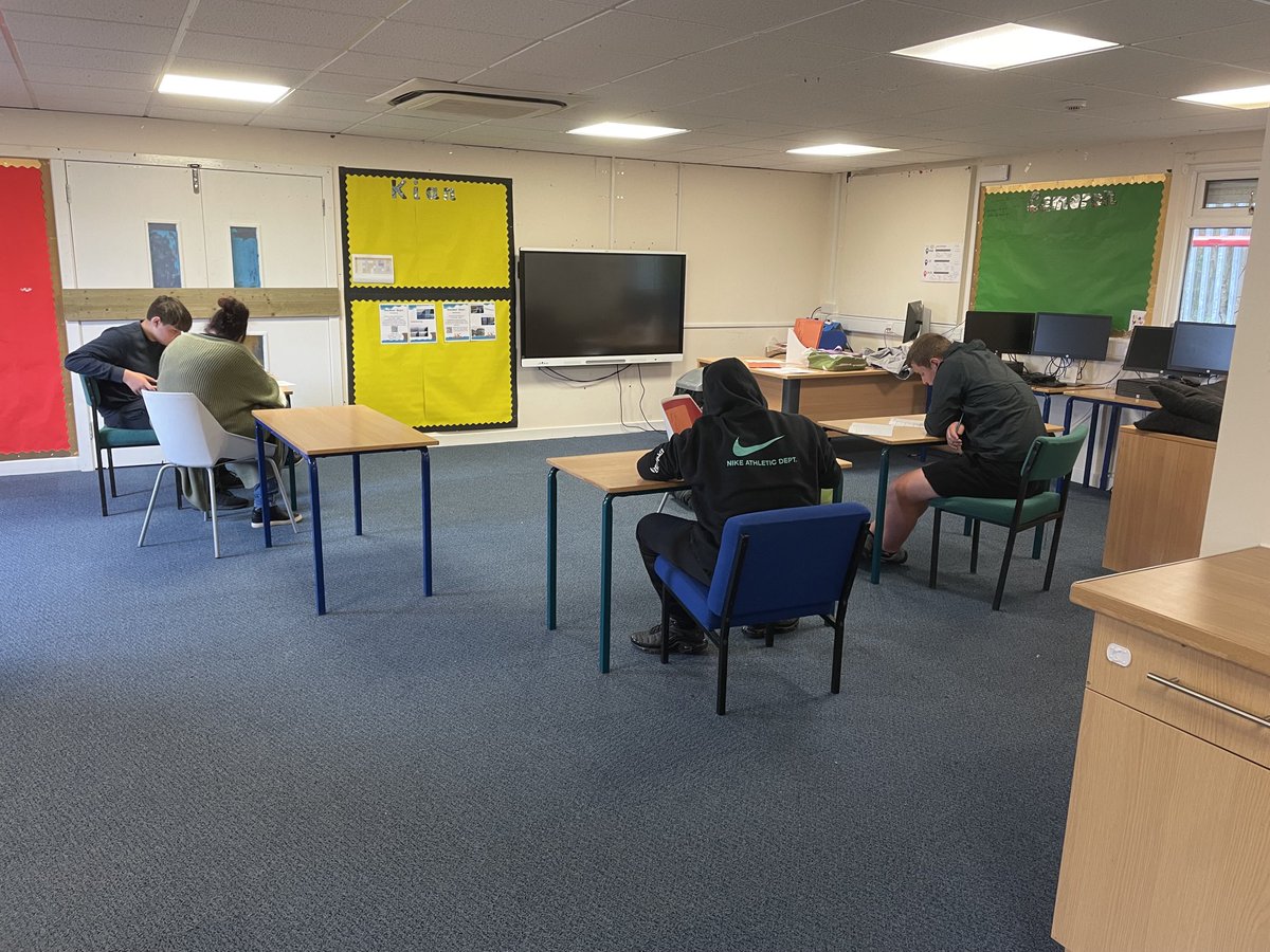 IWBSJDickins's tweet photo. So proud of my N4 Maths class this morning. Working more independently and showing real resilience #article28 #iwbs https://t.co/SQ9CbjXtzU