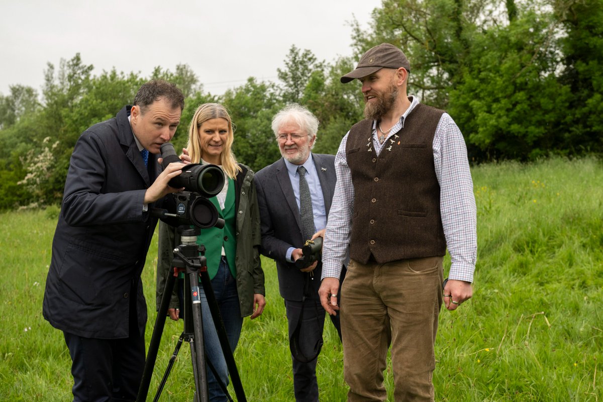 Ministers @McConalogue, @noonan_malcolm, and @pippa_hackett have launched a new landmark €25m project for Ireland’s most vulnerable group of birds, breeding waders, at Shannon Harbour. @NPWSIreland @DeptHousingIRL 👉gov.ie/en/press-relea…