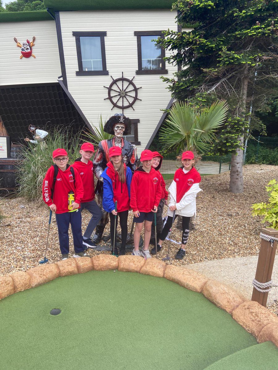 Year 6 have been enjoying crazy golf this morning ⛳️