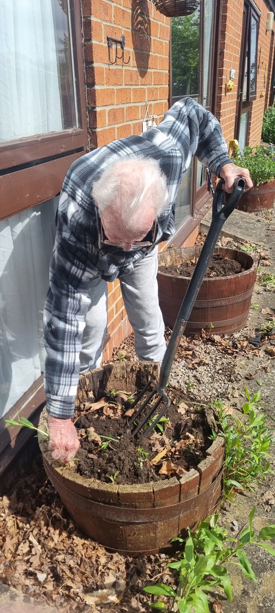 HighgateCare's tweet photo. 🌷🌞 To coincide with the amazing RHS Chelsea Flower Show, the residents at Maple Lodge Care Home have been enjoying the garden. 
#kindnessiskey #carehomes #catterick #chelseaflowershow https://t.co/J3dNAHGB3i