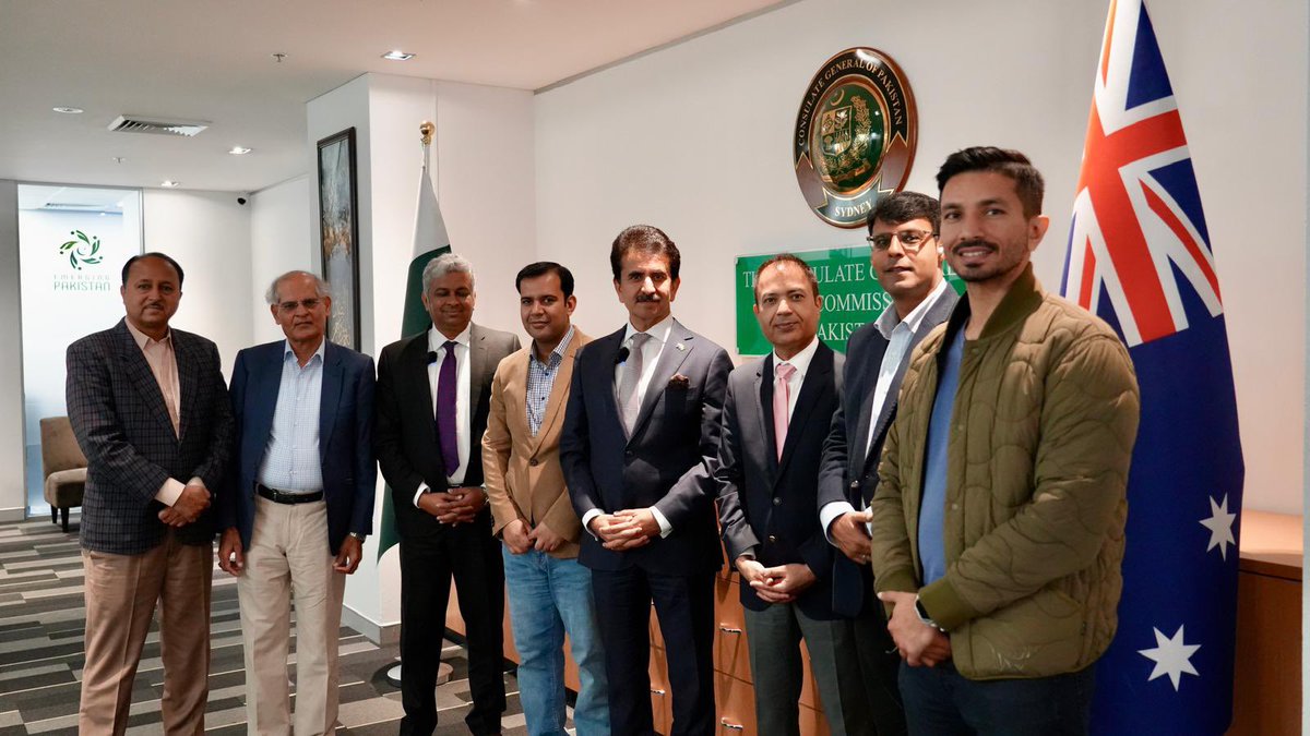 Met with a visiting delegation from Sialkot Chamber of Commerce and Industry @sccisialkot . Sialkot is known for export of quality sports goods and surgical instruments. Nearly 70% of the world's soccer balls are made in Sialkot. @official_tdap @PakinAustralia