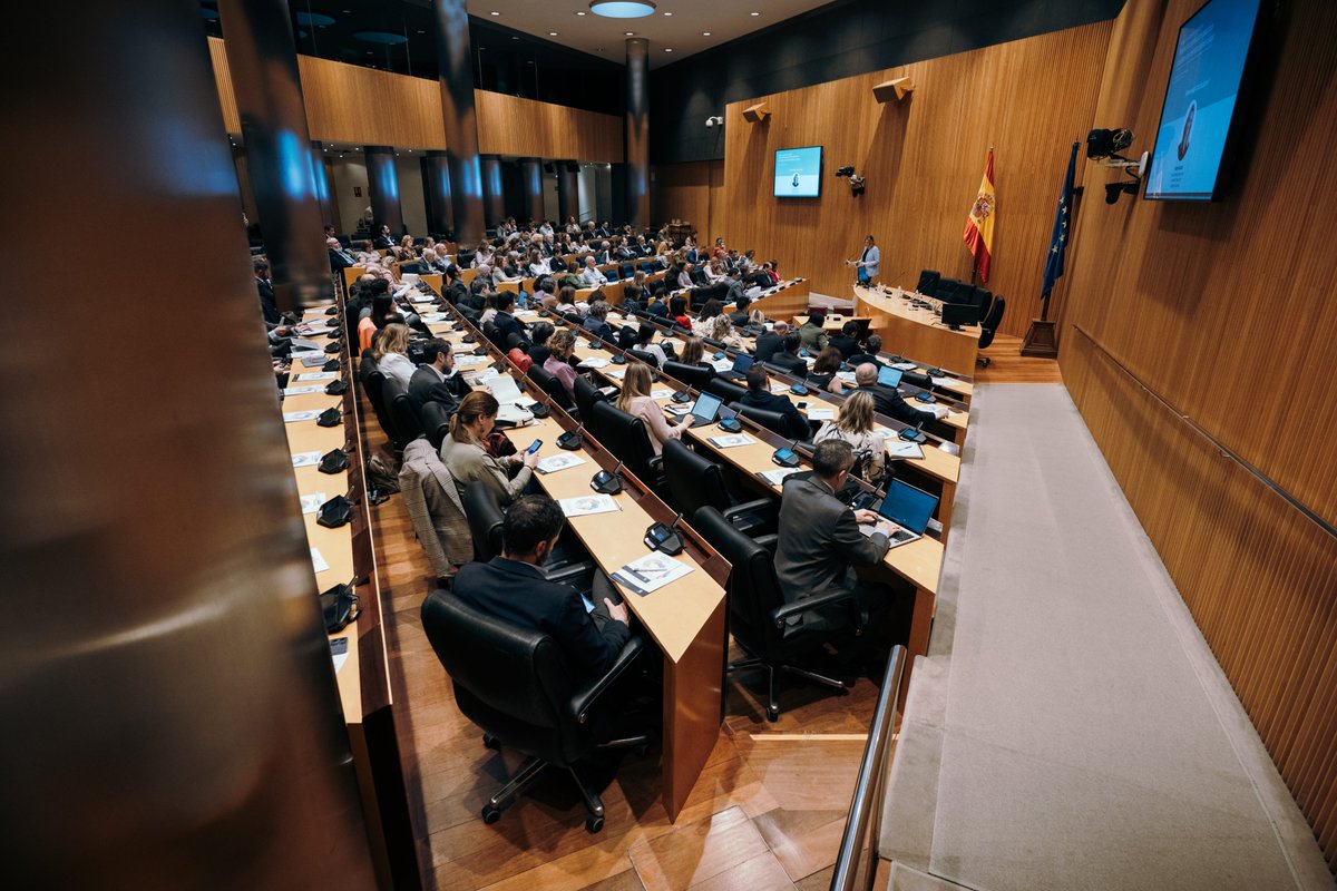 PlasticsEuropES's tweet image. ➡️Colaboración y un marco regulatorio estable y favorable. Estas fueron algunas de las principales conclusiones del evento que hemos organizado en el @Congreso_Es, para presentar el #PlasticsTransitionRoadmap a las instituciones públicas.

Un debate muy interesante junto a…