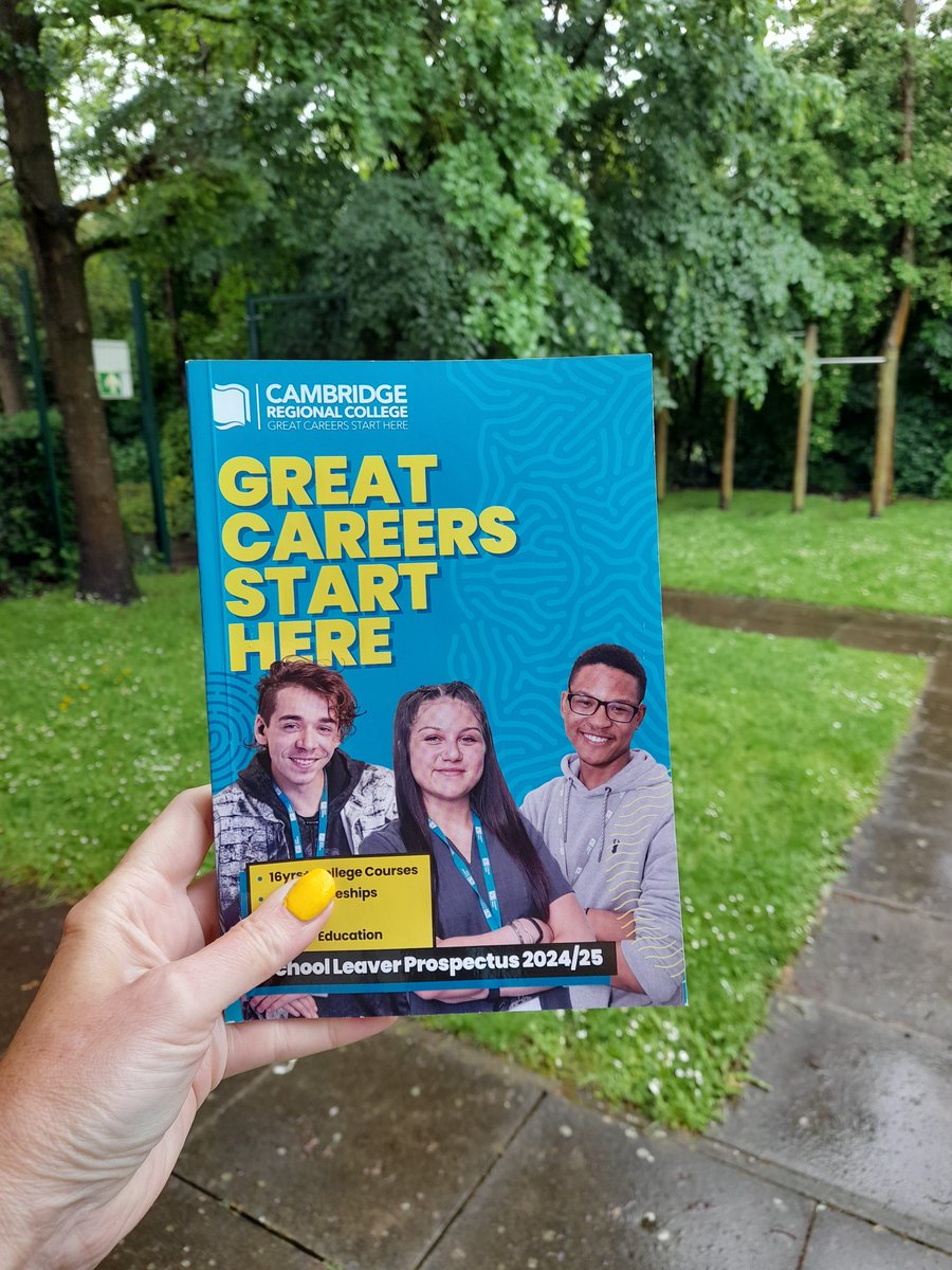 Brightening up this rainy Cambridge day with mini tours of our Cambridge campus - welcoming students from Cambridgeshire schools - our school liaison team have been busy 😊 #greatcareersstarthere