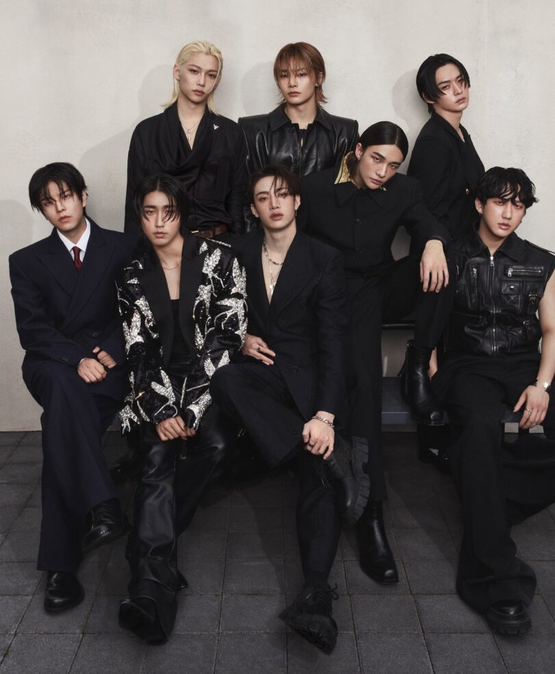 hyunjinpost's tweet photo. stray kids for wkorea https://t.co/nuGc4V7liq