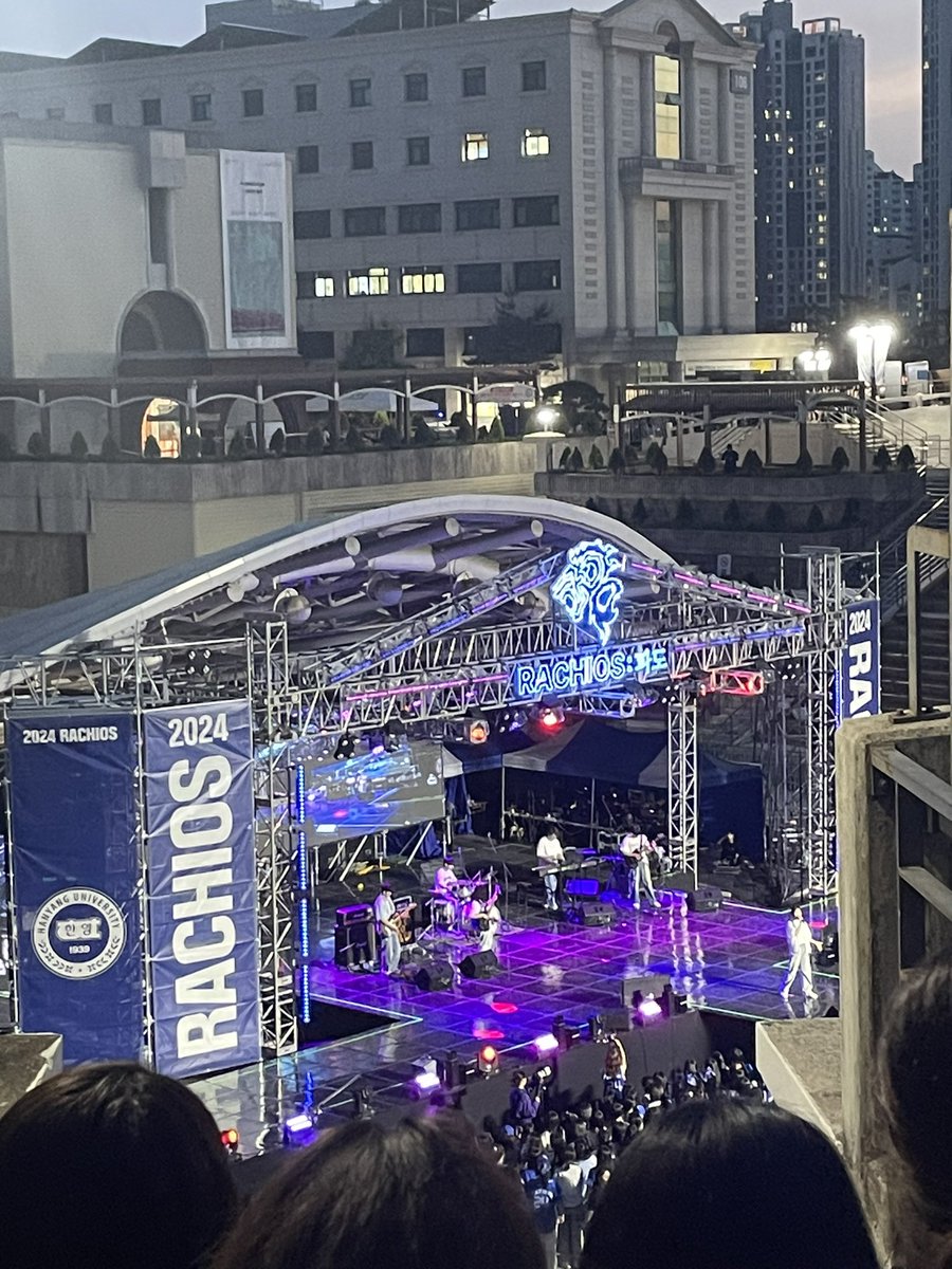 한양대 2층...
손을 높이 뻗으면 보여요...
늦게라도 오실 분들 참고하시길