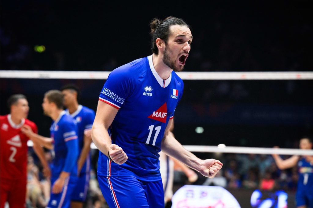 Un joyeux anniversaire à notre passeur français, Antoine Brizard, qui fête ses 30 ans aujourd'hui 🎂

📸 @WofVOLLEY