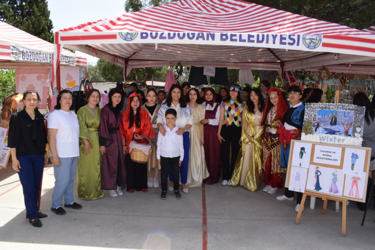 bozdoganmtal's tweet photo. Öğrencilerimiz ve  Öğretmenlerimiz tarafından yıl boyunca atölyelerimizde üretilen ürünlerin ve projelerin sergilendiği YIL SONU SERGİMİZ başarıyla gerçekleştirilmiştir.
@Aydin_MEM
@BozdoganIlce 
@MehmetMadran09 
@veyselkasapoglu 
@necipteker 
@yunusgul09 https://t.co/WlPrc5hdJc