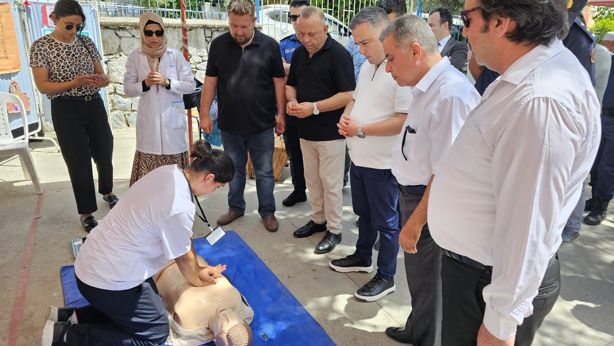 bozdoganmtal's tweet photo. Öğrencilerimiz ve  Öğretmenlerimiz tarafından yıl boyunca atölyelerimizde üretilen ürünlerin ve projelerin sergilendiği YIL SONU SERGİMİZ başarıyla gerçekleştirilmiştir.
@Aydin_MEM
@BozdoganIlce 
@MehmetMadran09 
@veyselkasapoglu 
@necipteker 
@yunusgul09 https://t.co/WlPrc5hdJc