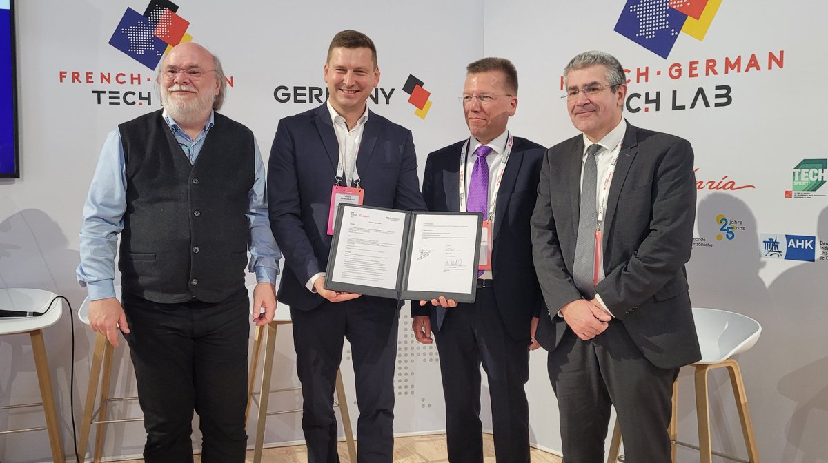 Inria's tweet photo. 🇨🇵🇩🇪 Jointly present at @Vivatech on #FGTL2024, @Inria and @DFKI have extended their joined strategic research partnership in #IA. 🤝 #InriaVivaTech https://t.co/oQc0uiC2ei