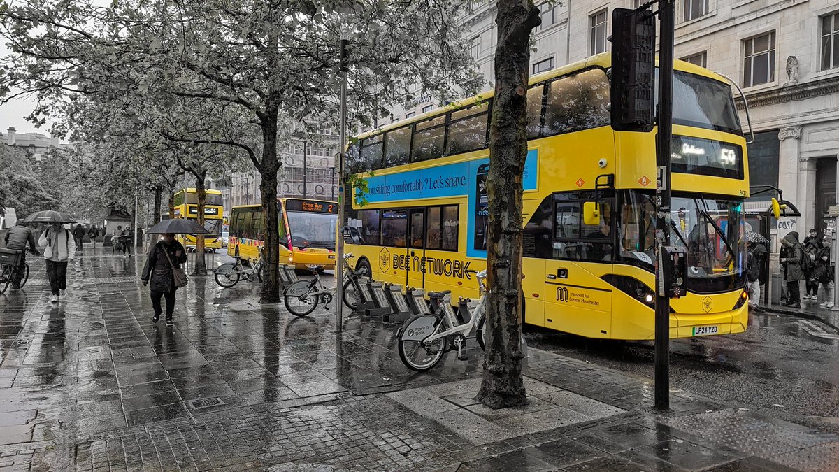 cesarbul's tweet photo. Piccadilly Gardens in Manchester #ManchesterPhotos https://t.co/b2upV2HTSl
