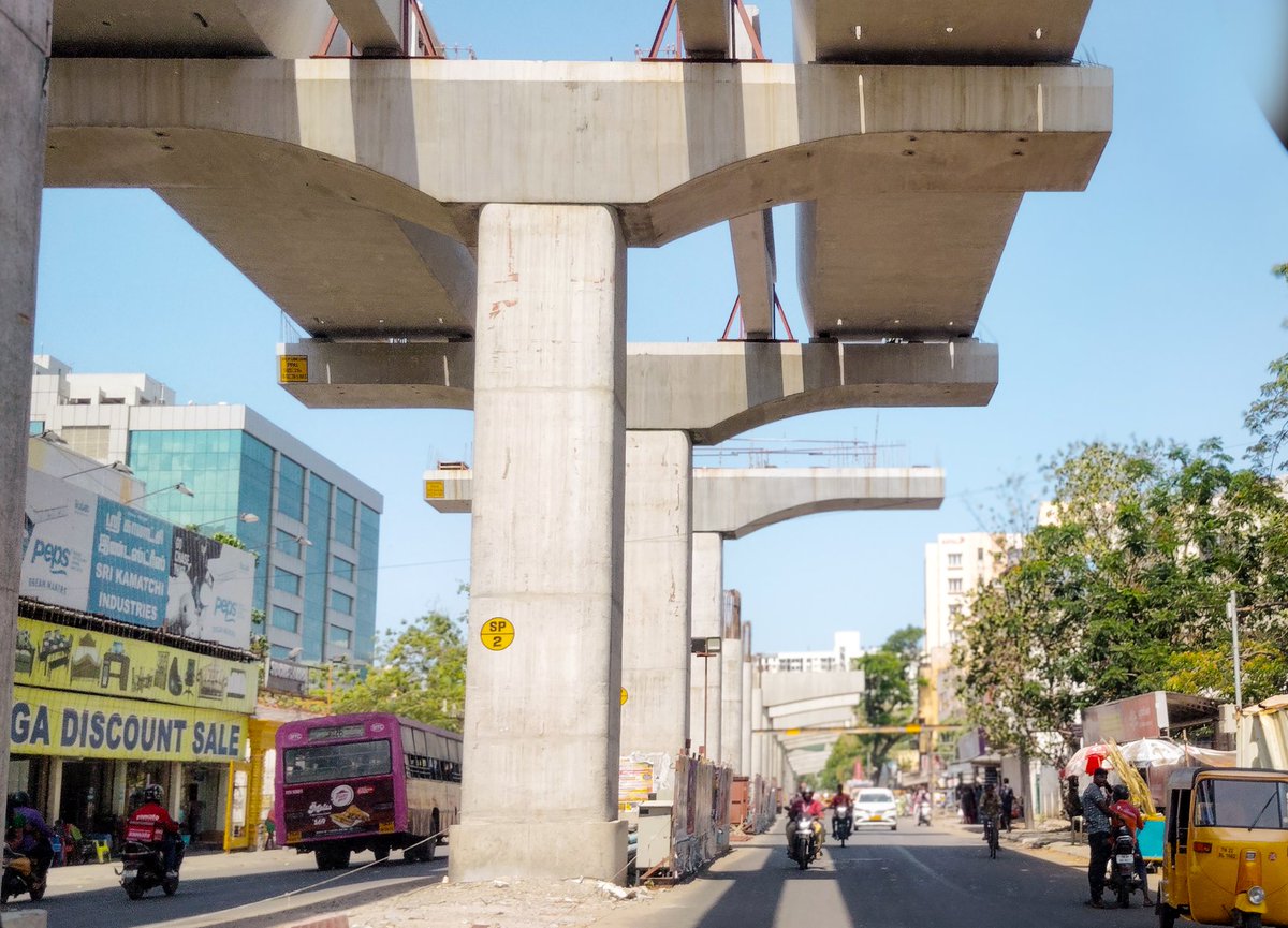 🚇🏗 Chennai Metro Line 4 - Vadapalani to Virugambakkam section (2/3) 

📸  1 Towards 80ft road junction ( Saligramam station concourse  beams in view) 
📸  2 Near AVM
📸  3 Near Avichi school 

#Chennai #CMRL