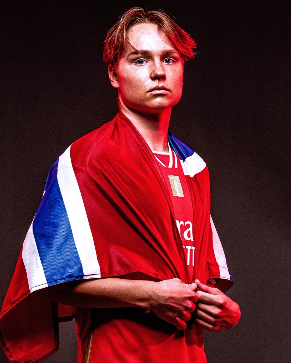 Schjelderup foi convocado pela primeira vez para a seleção principal da Noruega 💎🇳🇴