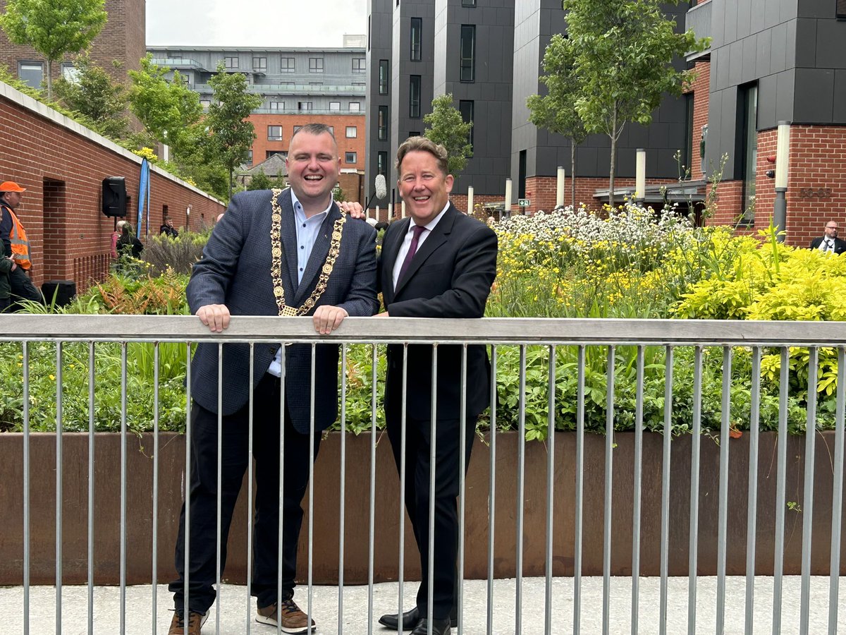 Thrilled to be in Dominick Hall -72 new homes in this award winning scheme @DubCityCouncil @DeptHousingIRL A mix of older residents & young families with the best of local community amenities& city living Delighted to meet with residents here today. #HousingforAll in action.