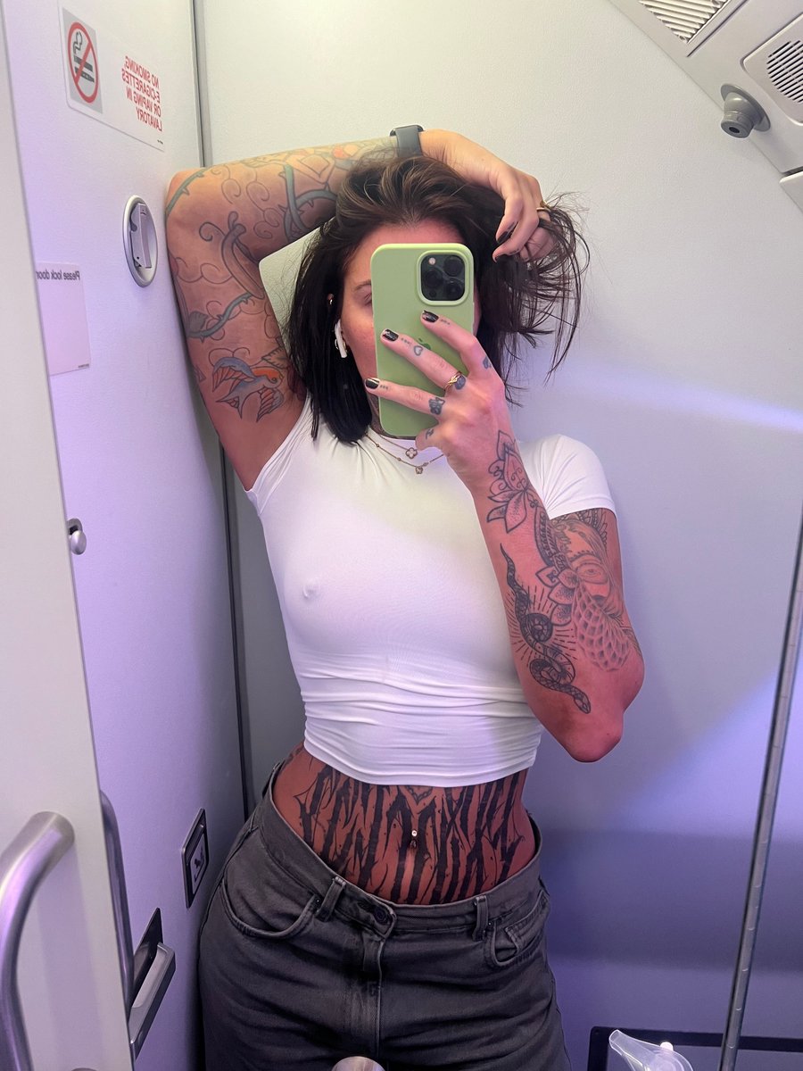 StephieCollins3's tweet photo. The last pic though 👀 https://t.co/kBPkHt1Sjd