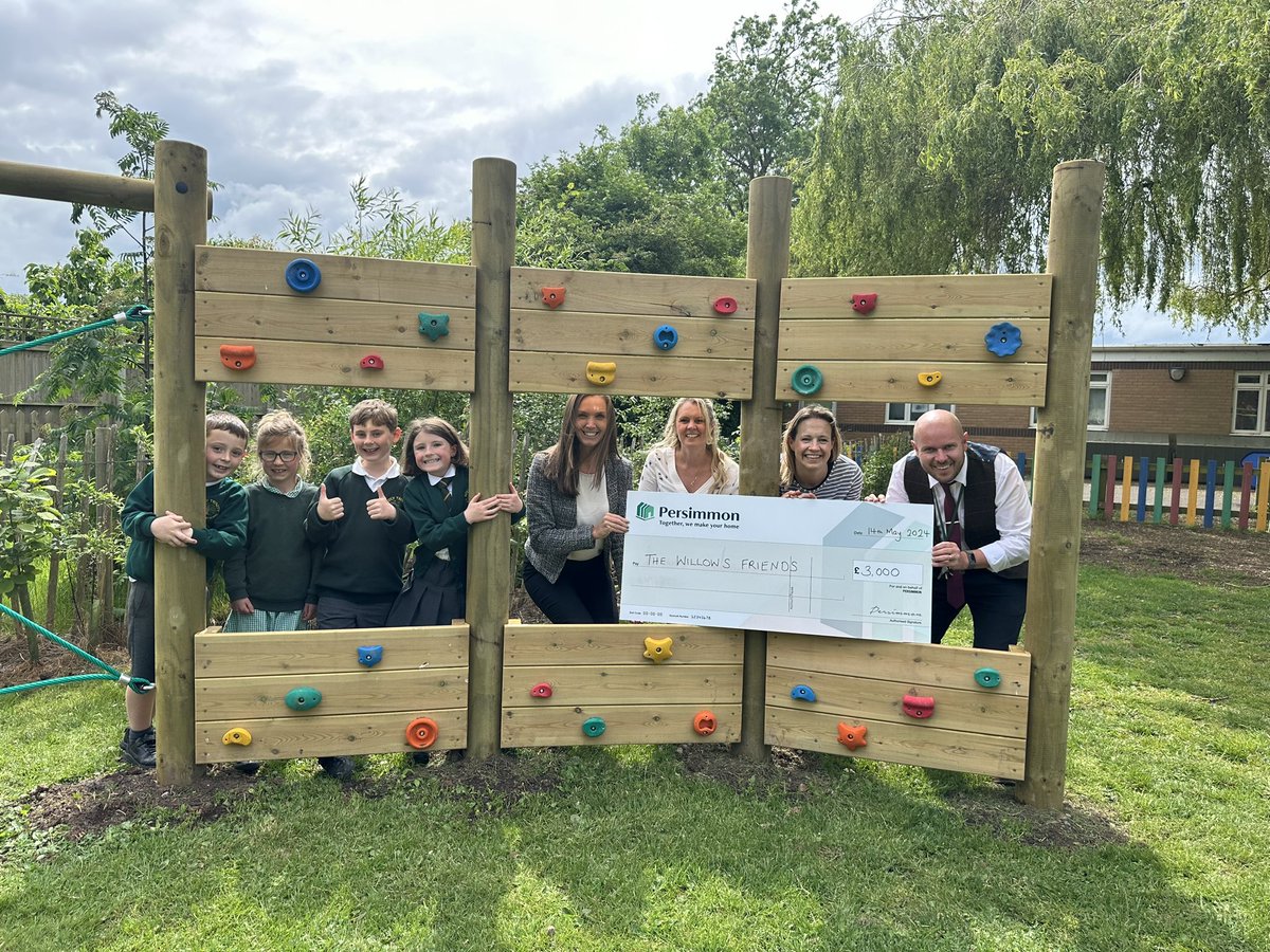 The Willows Friends (@willowspta) on Twitter photo Last week we were very excited to receive our huge cheque from <a href="/PersimmonHomes/">persimmonhomes</a> !
A big thank you for this fantastic donation towards our KS2 playground. Last week we were very excited to receive our huge cheque from <a href="/PersimmonHomes/">persimmonhomes</a> !
A big thank you for this fantastic donation towards our KS2 playground.