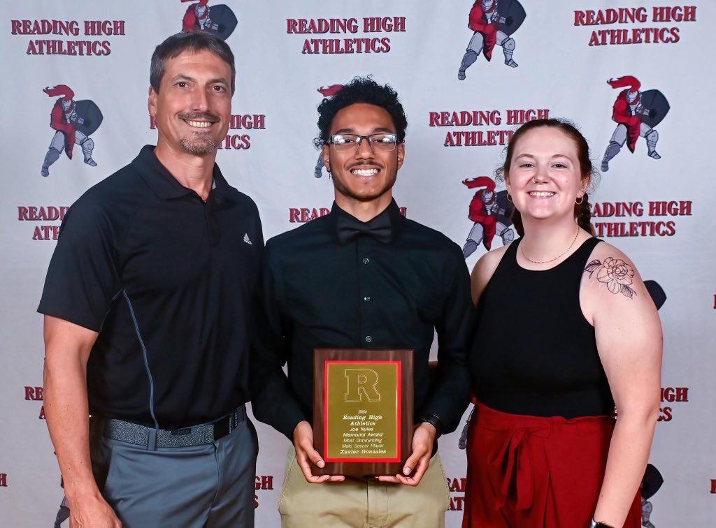Miller22Natalie's tweet photo. 2024 St. Luke’s Scholarship Award Winner…Manny Cordero! 

@ElManny31_  will be headed to Eastern University in the fall where he will play football &amp; study Athletic Training. https://t.co/5WiJhHGamT