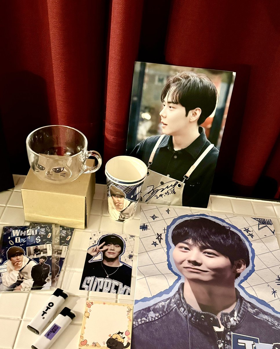 LOVEJSH0119's tweet photo. 준성이를 위한 카페 너무 고마워요.정말 이뻐요. 선물도 너무 이쁘고 잘 쓸게요!언니들 마음 써줘서 다시 한 번 고마워요!다음에 사진 필요하시면 언제든지 연락주세요🫶🫶🫶

#WHATS_IN_JS https://t.co/tLmZviLJ5t