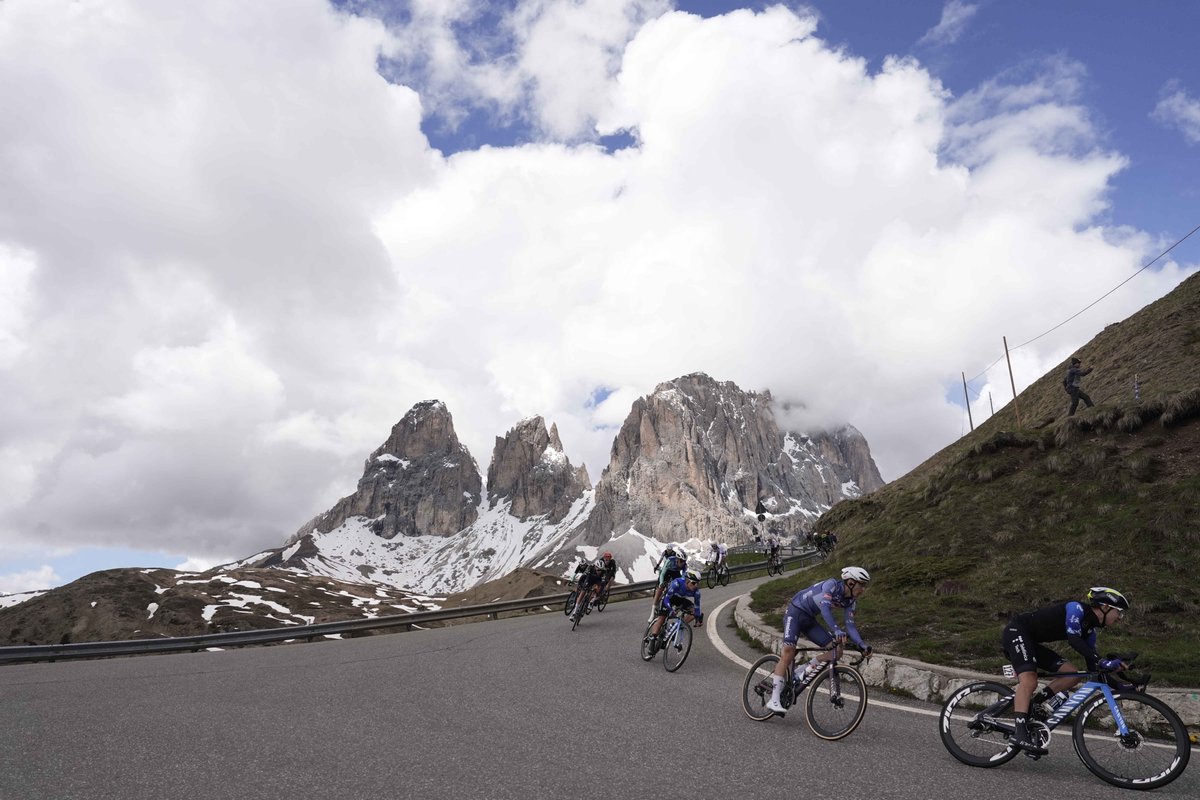 📍Dolomites. #GirodItalia