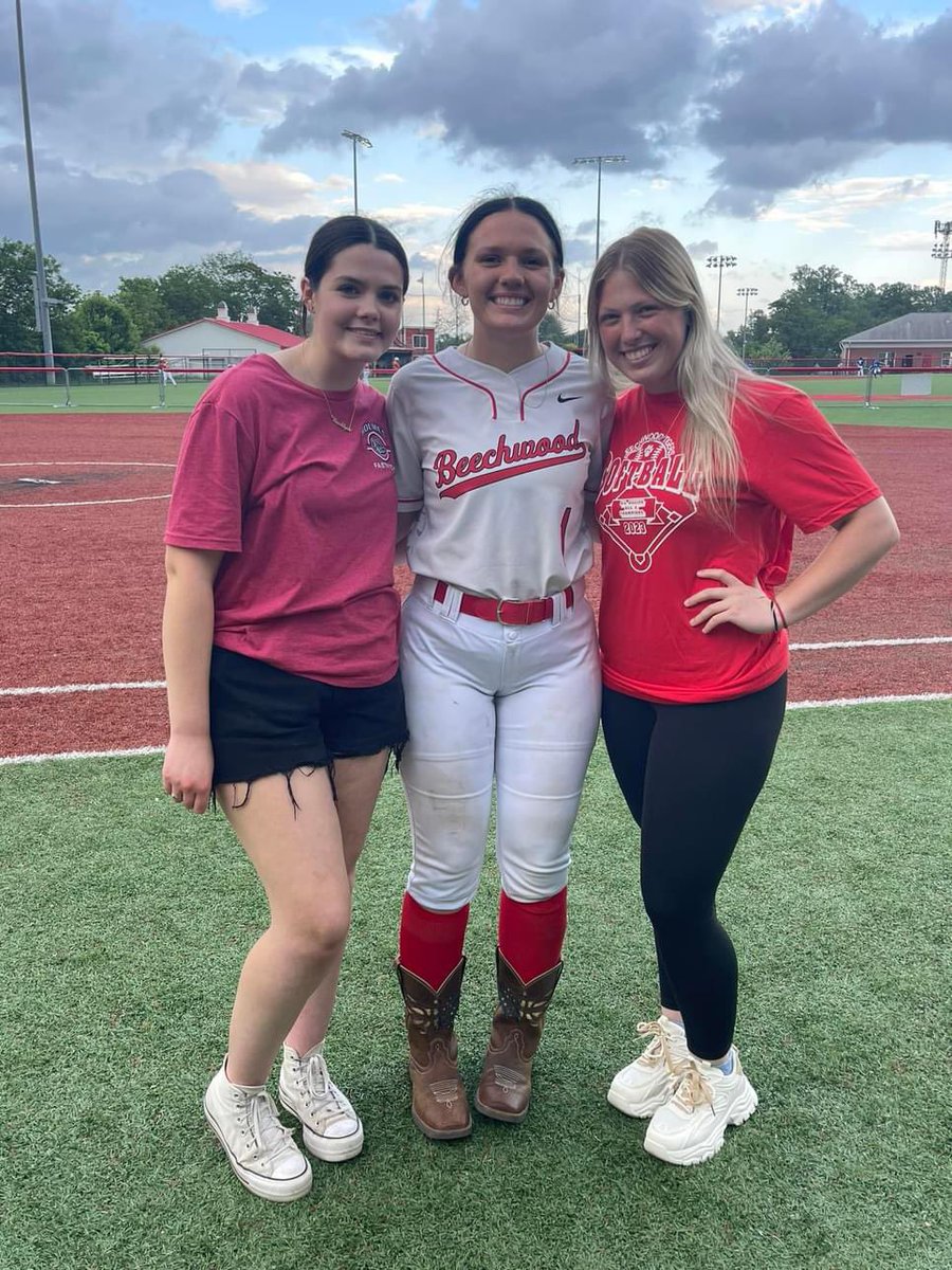 Katelynn Murphy (@katelynnm2024) on Twitter photo I can’t believe my season has come to an end as a Beechwood Tiger. Thank you Beechwood for everything you have given me. I ended the year with the District All-Team award. Next chapter… college- Roll Diers!
<a href="/BeechwoodA/">Beechwood High School Athletics</a> <a href="/tigersontheair/">Beechwood Sports Radio Network</a> <a href="/beechwood_SB/">BeechwoodSB</a> <a href="/IUS_Softball/">IUS Softball</a> I can’t believe my season has come to an end as a Beechwood Tiger. Thank you Beechwood for everything you have given me. I ended the year with the District All-Team award. Next chapter… college- Roll Diers!
<a href="/BeechwoodA/">Beechwood High School Athletics</a> <a href="/tigersontheair/">Beechwood Sports Radio Network</a> <a href="/beechwood_SB/">BeechwoodSB</a> <a href="/IUS_Softball/">IUS Softball</a>