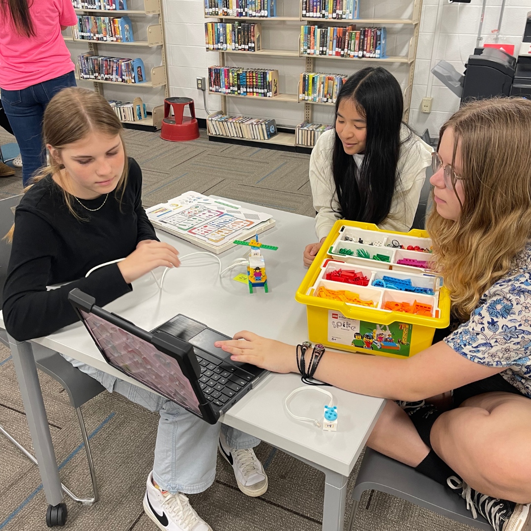 🏗️ WCMS students had an amazing opportunity to explore with Lego® Education kits from Hamilton County Ed Service Center. 🧱 ✨ They packed lots of learning, building, and coding into a short amount of time for a fun and educational experience! #WCconnects