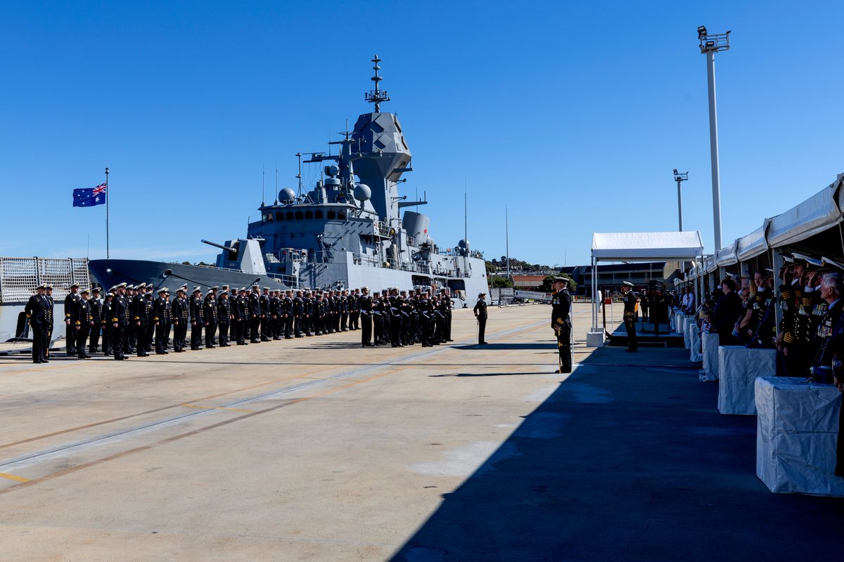 WarshipCam's tweet photo. Royal Australian Navy Anzac-class frigate HMAS Anzac (FFH 150) being decommissioned in Perth - May 18, 2024 #hmasanzac #ffh150

SRC: TW-@Australian_Navy https://t.co/o2Zo6DSe2f