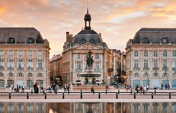 Next stop for me - sunny Bordeaux! 🍷🖼️🌞 Discover how to do Paris, Normandy, Loire Valley & Bordeaux - by train: tickets & accommodation sorted so you can relax & enjoy the journey! thegoodlifefrance.com/paris-normandy… #thegoodlifefrance