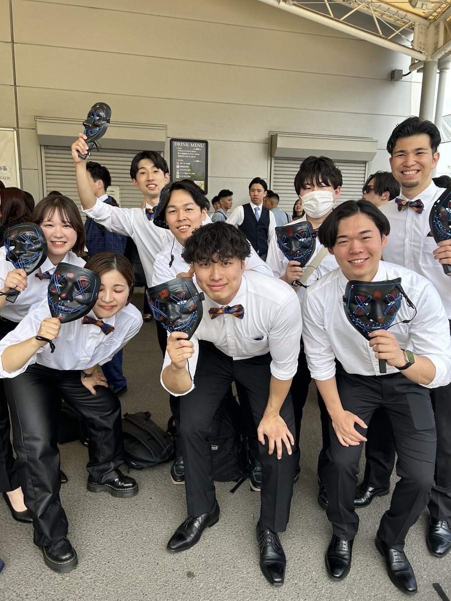 Pk7Xu's tweet photo. 四谷三丁目店

沢山の出来事があった1年間。
全員で今年も行ける事に1番びっくりした。
でもD1終わってみて
やっぱり全員で参加できた事が1番嬉しかった！！

あの場に行って感情が動かない人なんて1人もいない🔥🔥 https://t.co/zSpZudJu3X