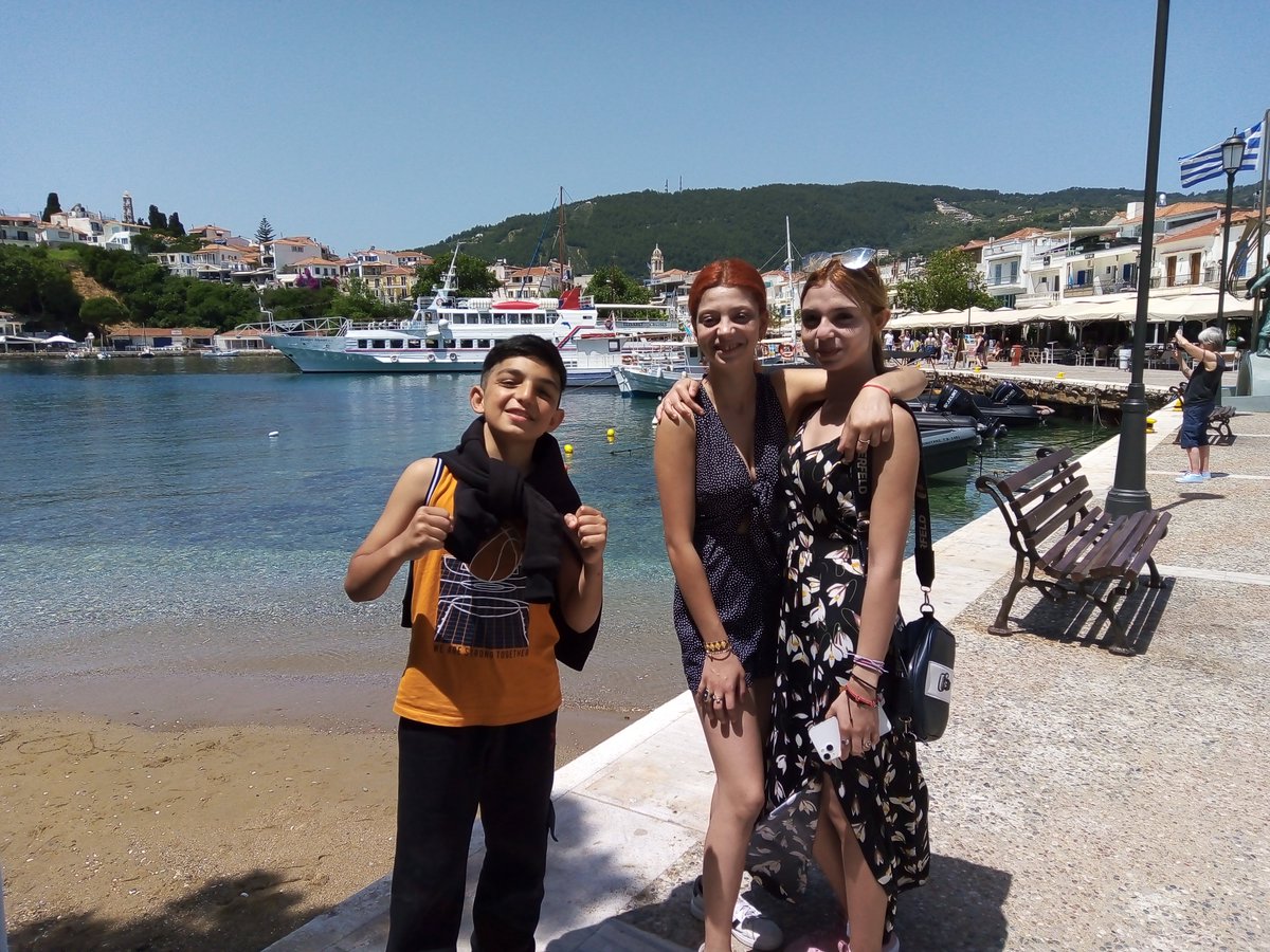 Greek kids are so friendly - they wanted me to take this and post it, here in stunning Skiathos. Beautiful island, charming people. 🇬🇷