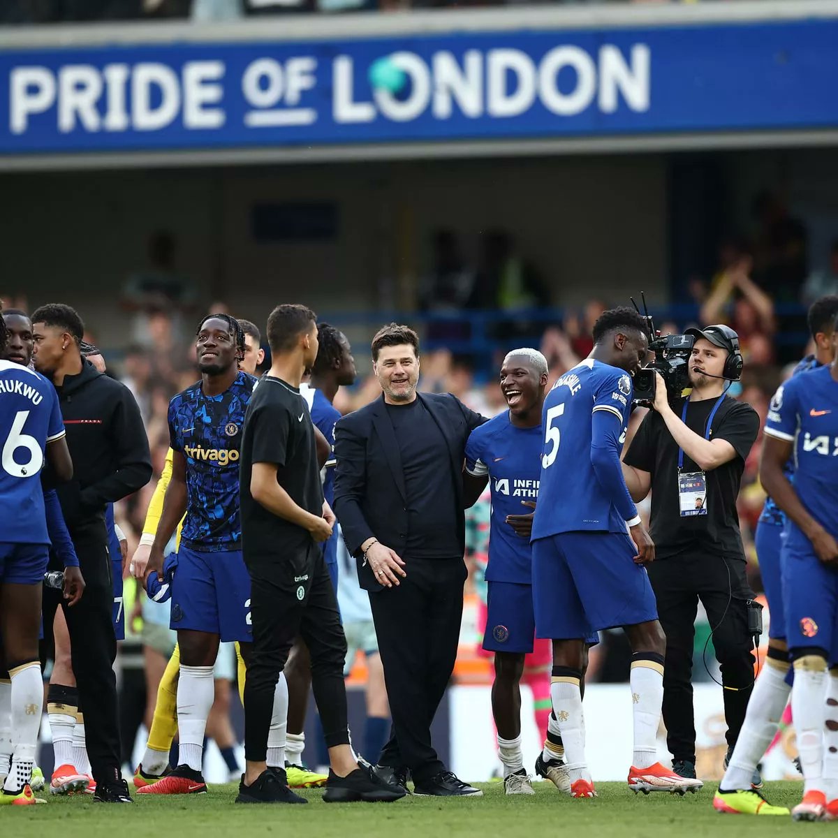 🚨 Chelsea players were left in shock after Mauricio Pochettino's departure from the club yesterday. 

The player's WhatsApp groups went ‘into meltdown’ when the news broke.

(Source: @Matt_Law_DT)